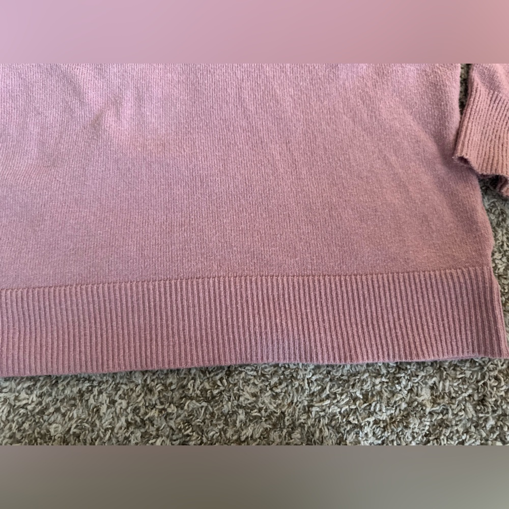 Old Navy Women's Dusty Pink V-Neck Knit Top Sweater - Picture 4 of 5
